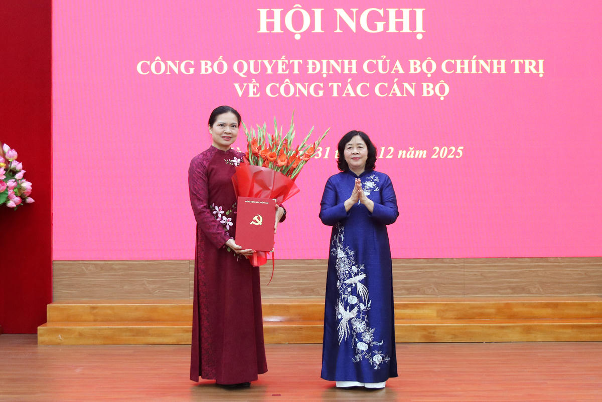 Đồng ch&iacute; H&agrave; Thị Nga được Bộ Ch&iacute;nh trị ph&acirc;n c&ocirc;ng giữ chức Ph&oacute; B&iacute; thư Thường trực Đảng ủy MTTQ, c&aacute;c đo&agrave;n thể Trung ương- Ảnh 4.