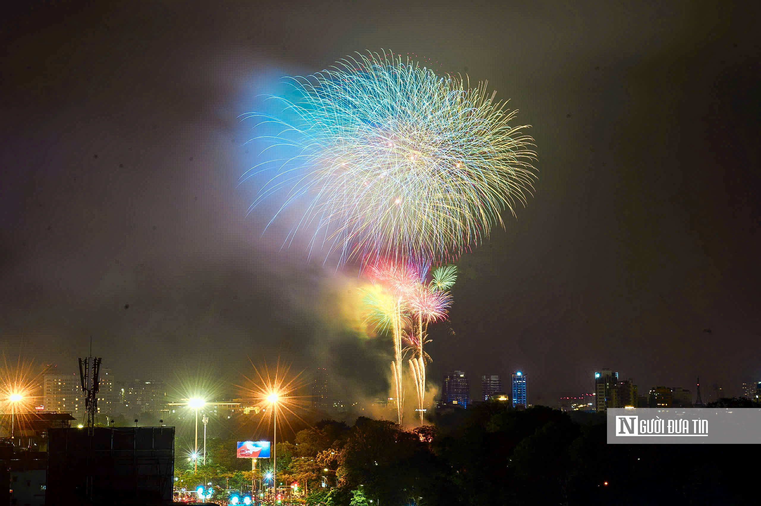 M&atilde;n nh&atilde;n m&agrave;n ph&aacute;o hoa ch&agrave;o mừng năm mới 2026- Ảnh 3.