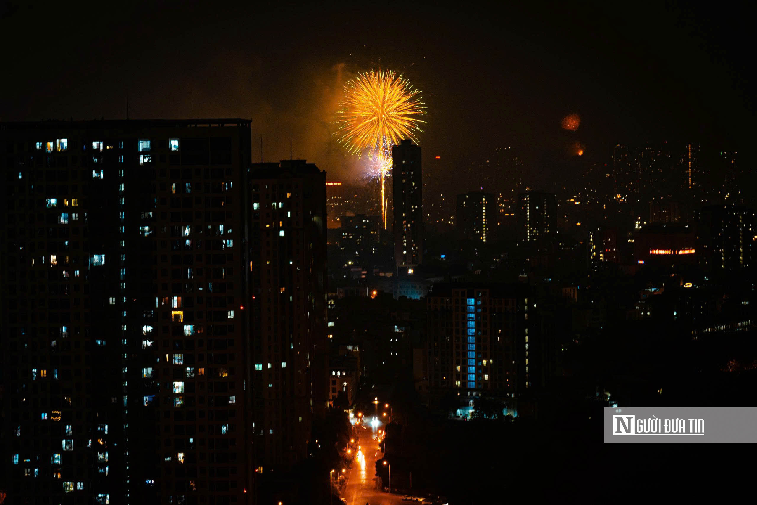 M&atilde;n nh&atilde;n m&agrave;n ph&aacute;o hoa ch&agrave;o mừng năm mới 2026- Ảnh 11.