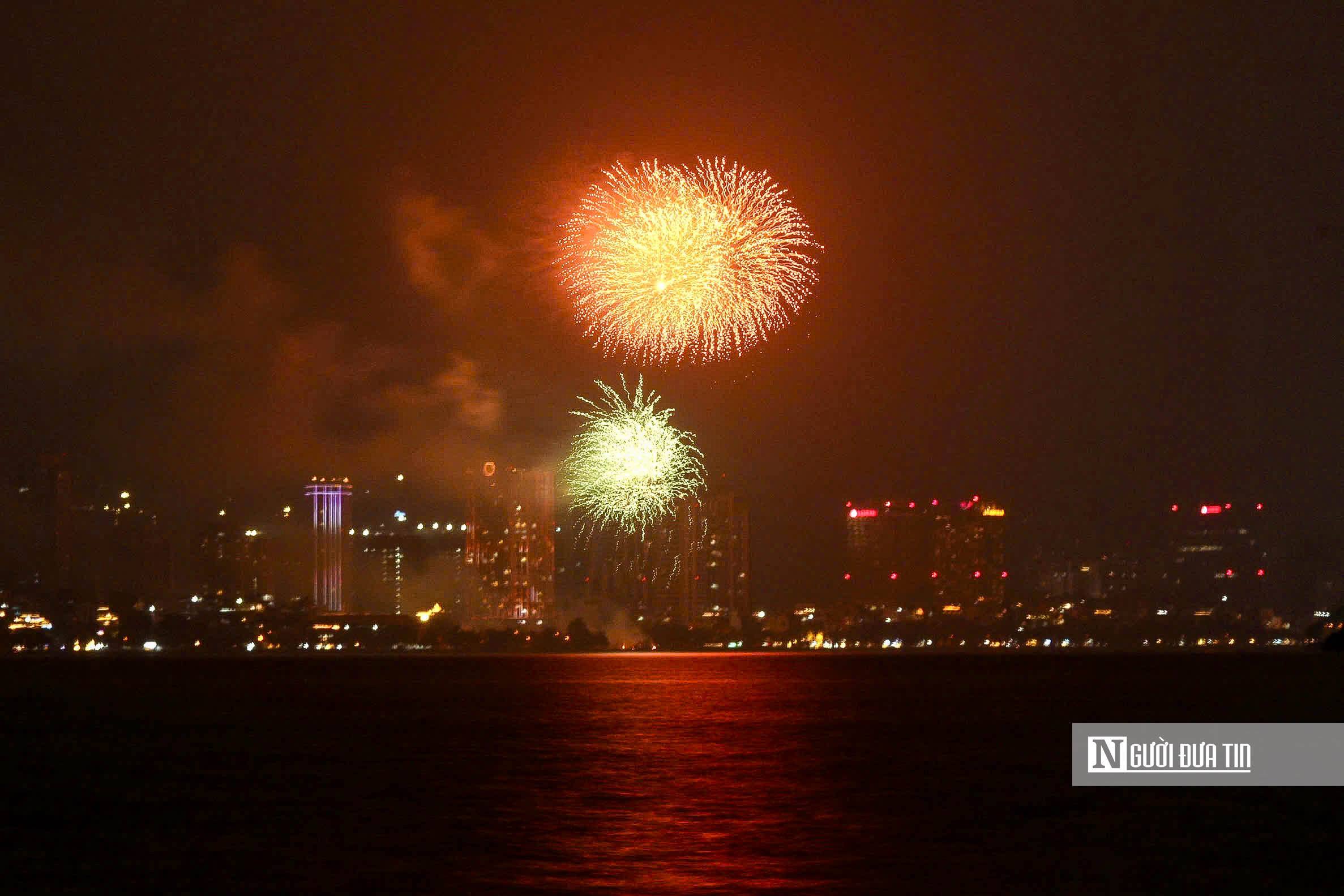 M&atilde;n nh&atilde;n m&agrave;n ph&aacute;o hoa ch&agrave;o mừng năm mới 2026- Ảnh 4.