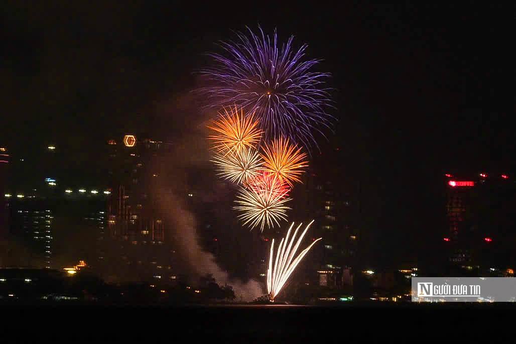 M&atilde;n nh&atilde;n m&agrave;n ph&aacute;o hoa ch&agrave;o mừng năm mới 2026- Ảnh 5.