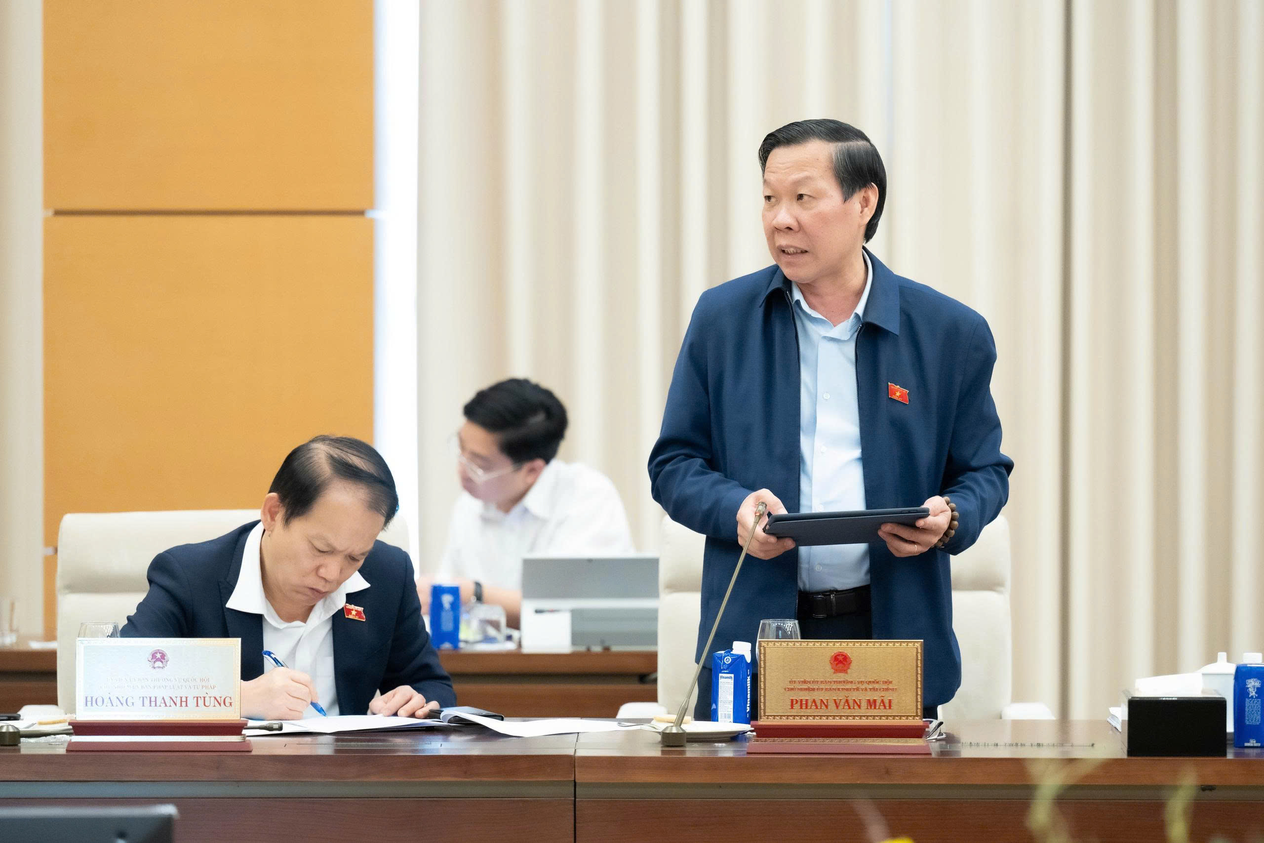 Đề xuất bổ sung 670 tỷ đồng cho 10 tỉnh khắc phục hậu quả thiên tai lĩnh vực đường bộ- Ảnh 2.