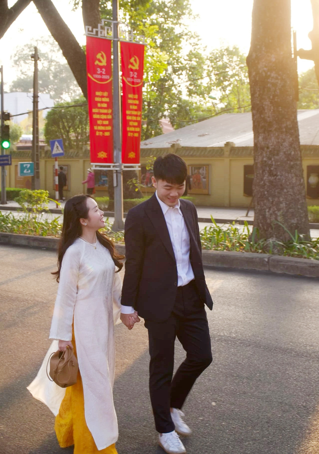 Bà xã của tiền vệ Lương Xuân Trường hiếm hoi lộ diện, phong thái gây bất ngờ - Ảnh 5.