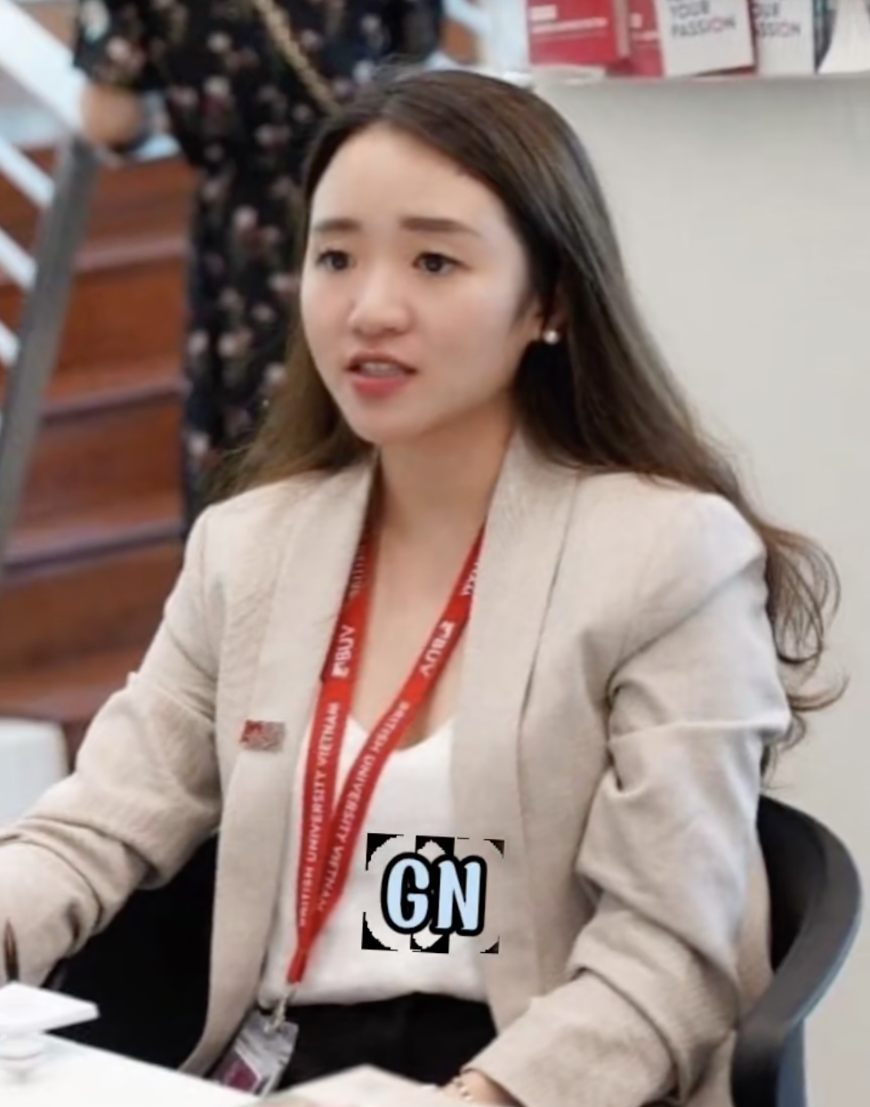 Bà xã của tiền vệ Lương Xuân Trường hiếm hoi lộ diện, phong thái gây bất ngờ - Ảnh 4.