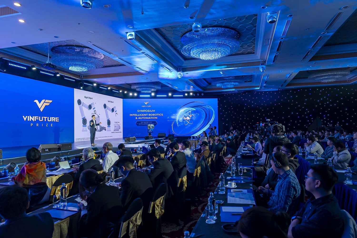 Nhà khoa học VinFuture: Sẽ có khoảng 1 tỷ “giống người mới” chung sống với loài người vào năm 2050 - Ảnh 4.