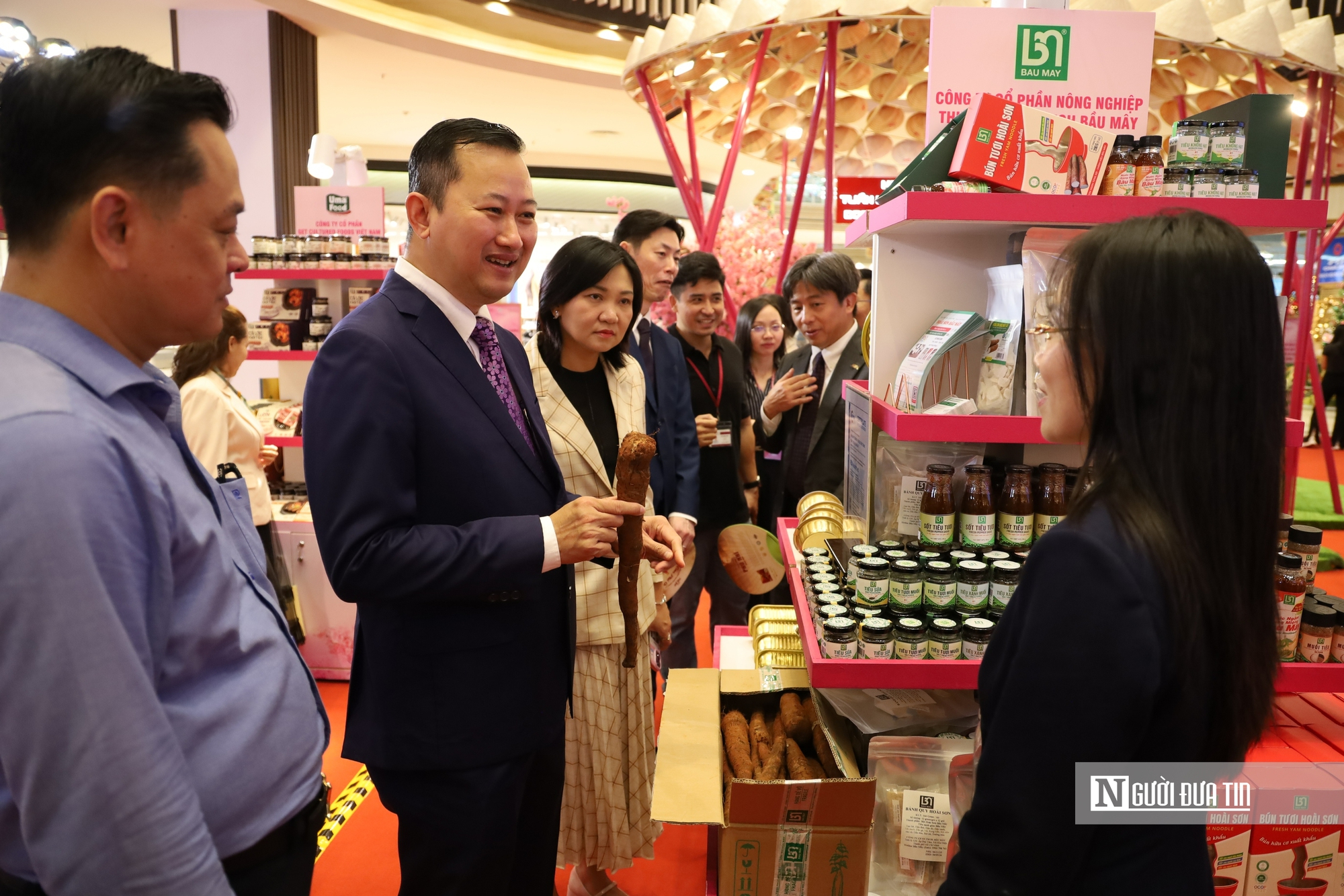 OCOP vào siêu thị: Cơ hội mở rộng đầu ra cho hàng Việt từ kết nối cung – cầu- Ảnh 1. OCOP vào siêu thị: Cơ hội mở rộng đầu ra cho hàng Việt từ kết nối cung – cầu- Ảnh 1.