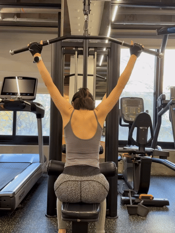 Nữ diễn viên Son Ye Jin gây sốt MXH với vóc dáng nuột nà tuổi ngoài 40 - Ảnh 1.