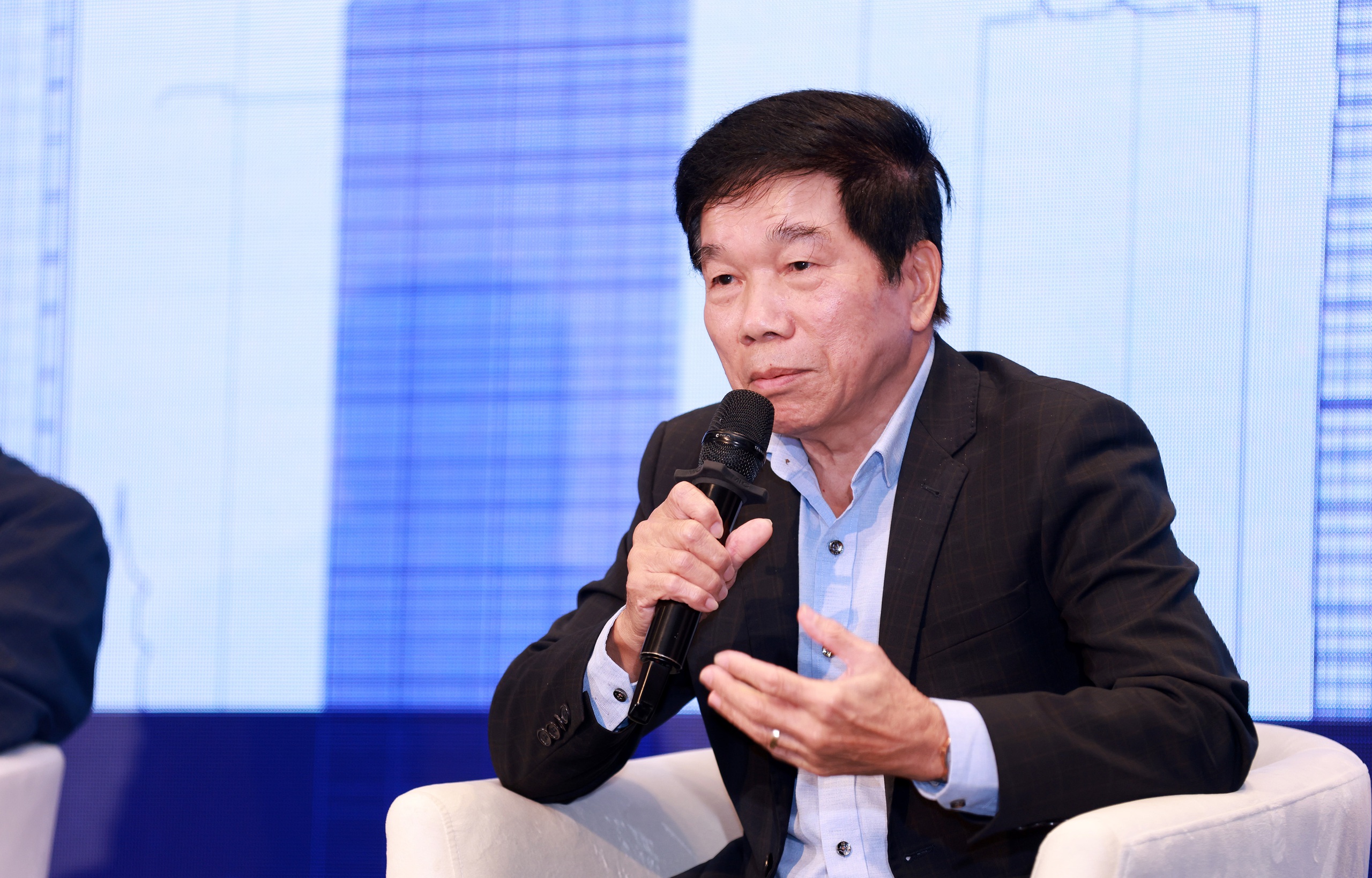 "Nóng" bài toán giá nhà, căng tín dụng bất động sản- Ảnh 3. "Nóng" bài toán giá nhà, căng tín dụng bất động sản- Ảnh 3.