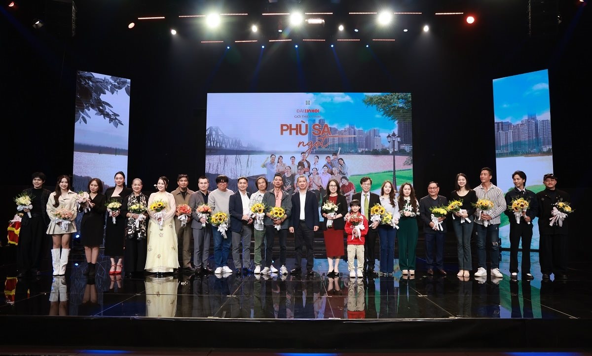 Gần 50 năm đóng phản diện, NSND Tiến Đạt rưng rưng khi được giao vai hiền lành - Ảnh 2.