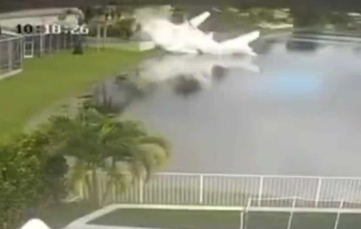 Tiết lộ âm thanh cuối cùng trên radio trong vụ rơi máy bay chở hàng cứu trợ - Ảnh 1.