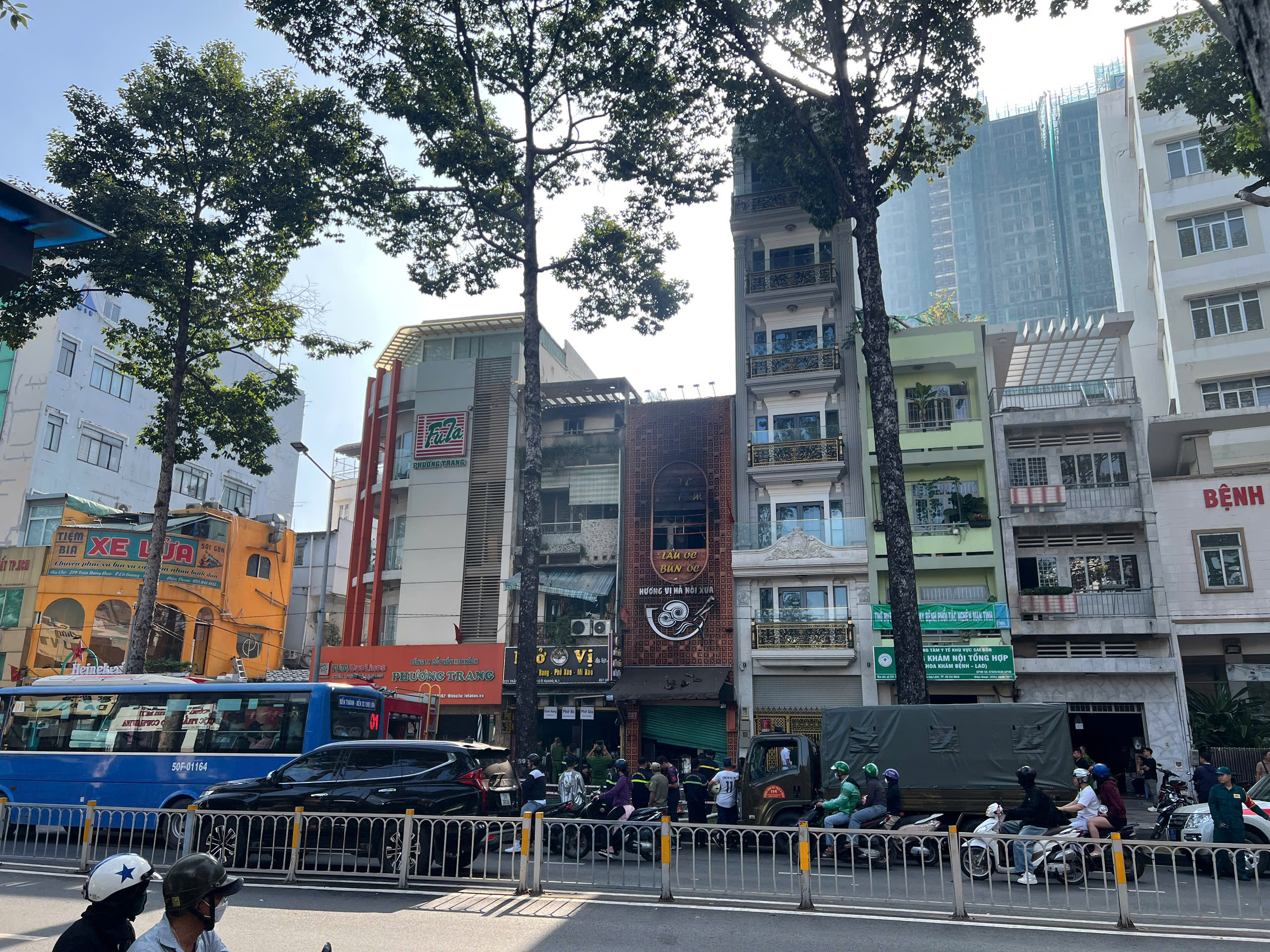 Tp.HCM: Điều tra vụ cháy nghiêm trọng khiến nhiều người thương vong - Ảnh 1.