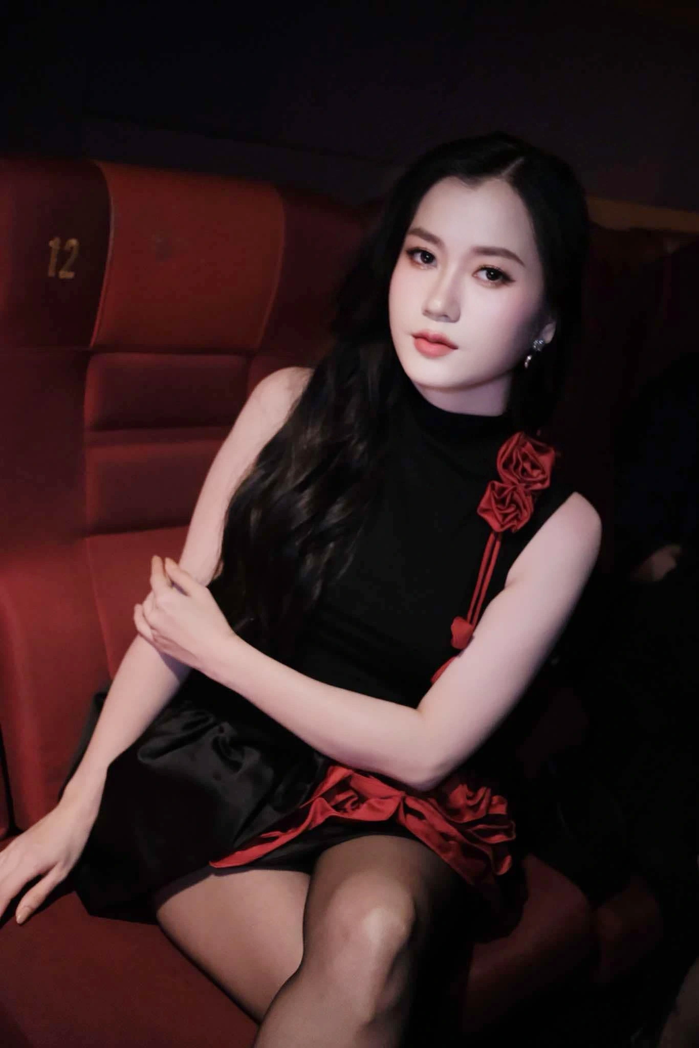 Sắc vóc gây sốt của nữ diễn viên Mang mẹ đi bỏ sau khi giảm 14kg ở tuổi 36 - Ảnh 7.