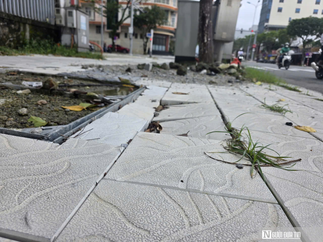 Vỉa hè lát đá nghìn tỷ đồng vừa xong đã gập ghềnh, Đà Nẵng chỉ đạo rà soát, xử lý dứt điểm- Ảnh 7.