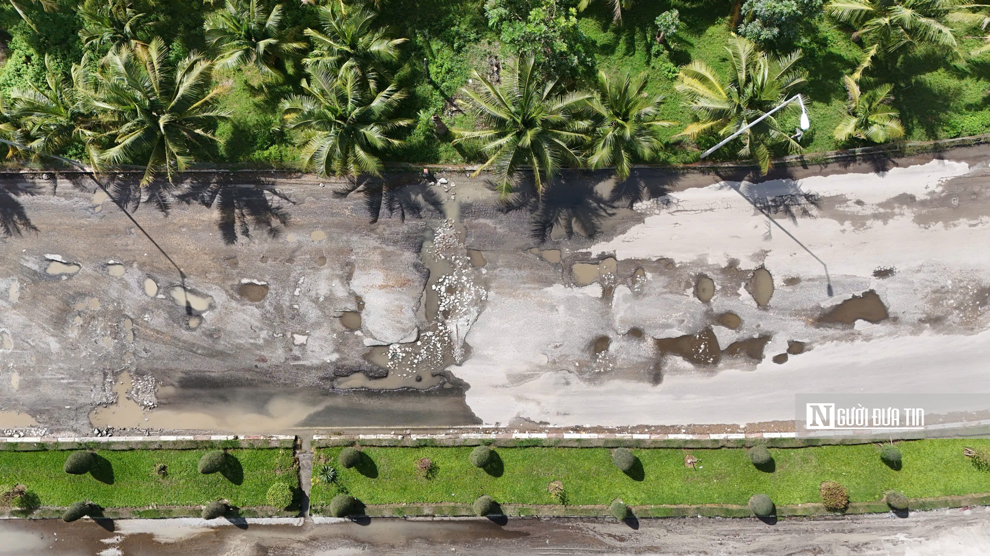 Đường huyết mạch khu kinh tế Dung Quất xuống cấp trầm trọng, dân Quảng Ngãi “nín thở” mỗi lần đi qua- Ảnh 2.