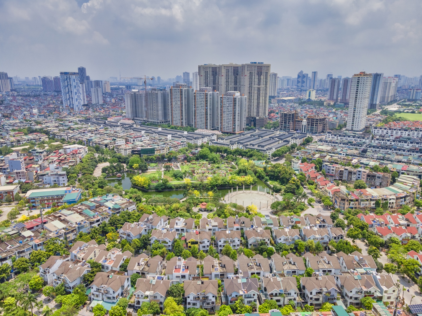 Năng lực các thành viên trong liên danh Văn Phú - MIK - Đại Quang Minh đề xuất làm dự án 338.000 tỷ đồng ven sông Hồng- Ảnh 3. Năng lực các thành viên trong liên danh Văn Phú - MIK - Đại Quang Minh đề xuất làm dự án 338.000 tỷ đồng ven sông Hồng- Ảnh 3.