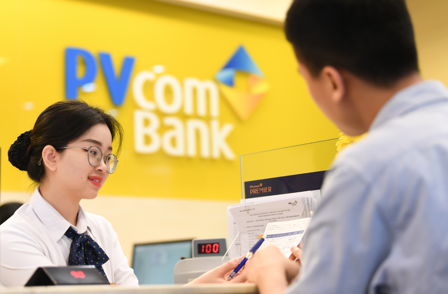 PVcomBank tích cực đồng hành cùng người dân phục hồi kinh tế sau thiên tai - Ảnh 1.