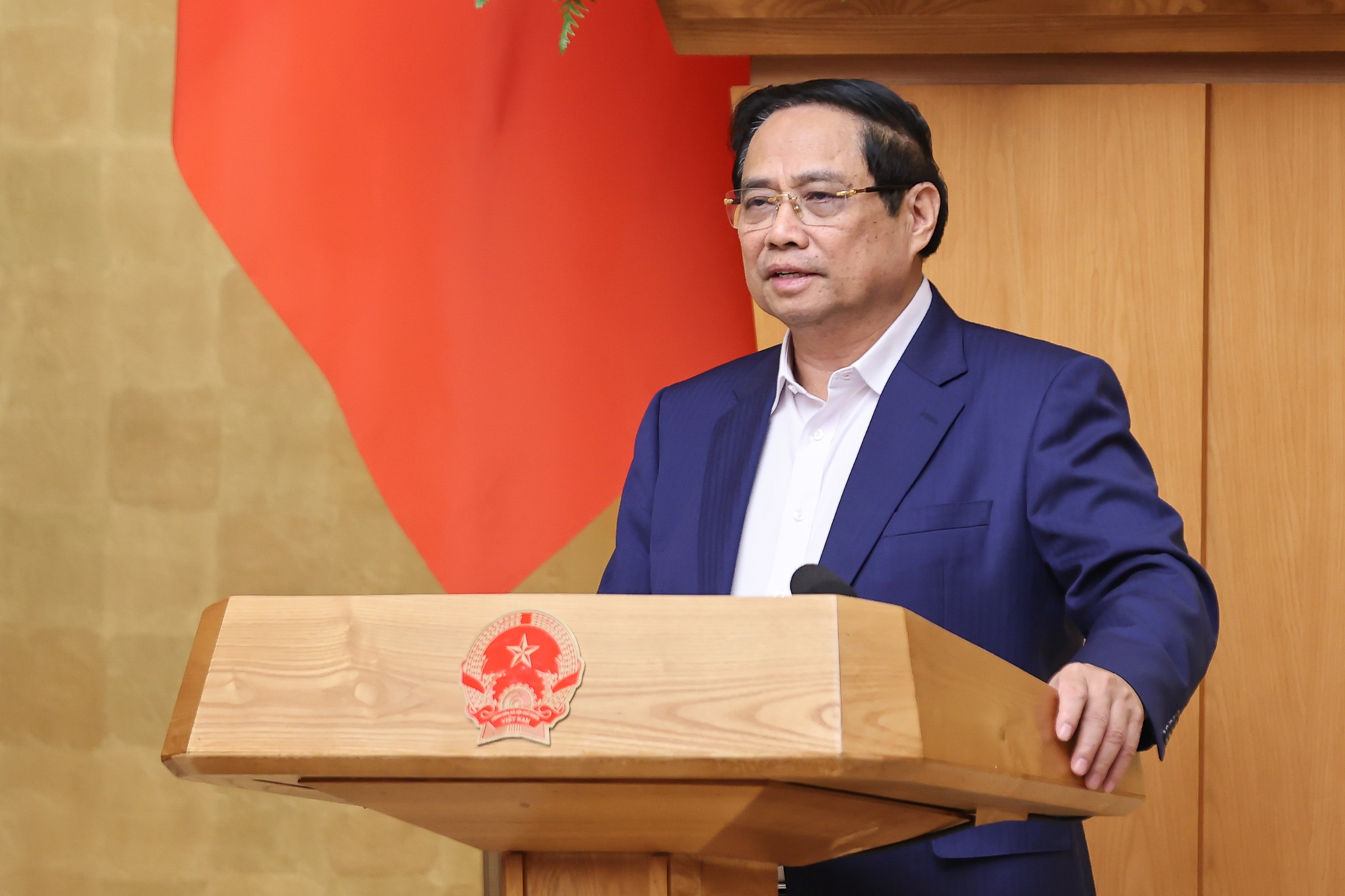 Thiệt hại do thiên tai gần 100.000 tỷ đồng, tăng trưởng quý IV có thể mất 1% - Ảnh 1.