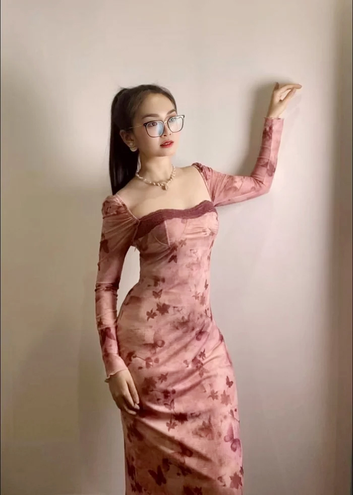 Ca sĩ Thiện Nhân khoe vóc dáng quyến rũ khiến khán giả bất ngờ - Ảnh 1.