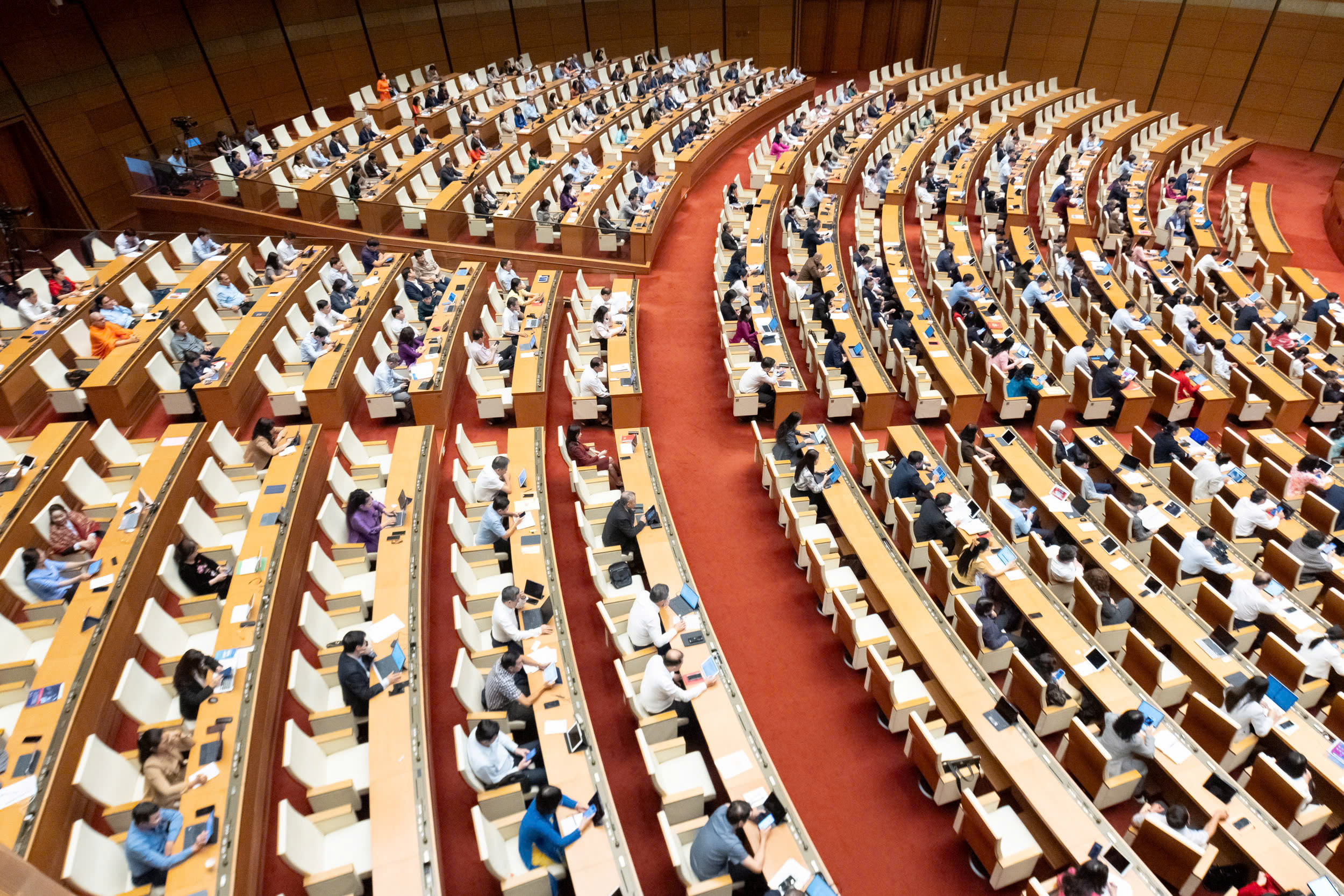 Tuần làm việc cuối cùng, Quốc hội thông qua 43 luật và 18 nghị quyết - Ảnh 1.