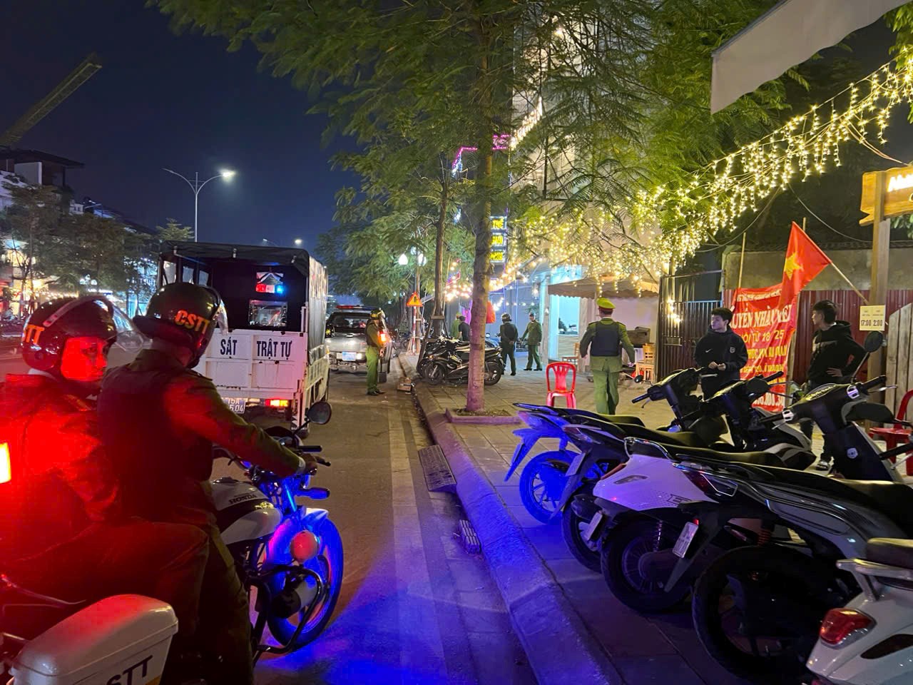 Nam thanh niên đâm CSGT tại chốt kiểm tra nồng độ cồn rồi bỏ chạy - Ảnh 1.