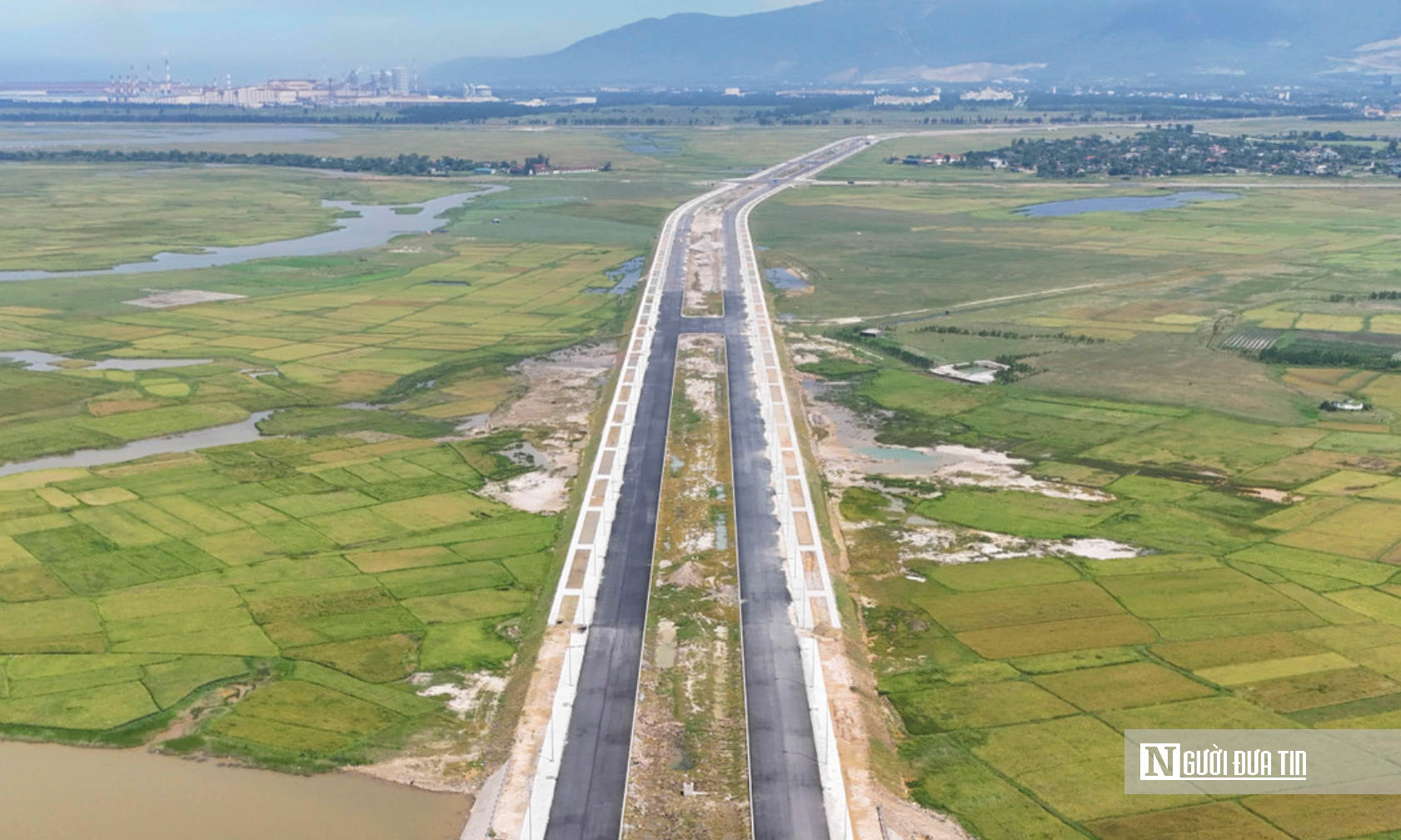 Đẩy nhanh tiến độ thi công dự án khối lượng lớn để Hà Tĩnh duy trì đà tăng trưởng - Ảnh 3.