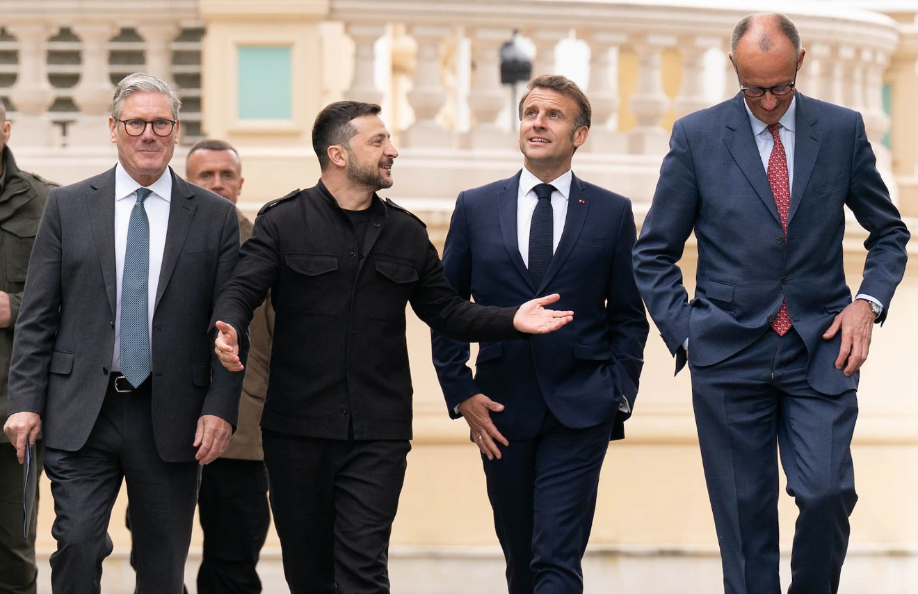 Đàm phán với Mỹ không có đột phá, ông Zelensky tới London siết chặt đội hình với đồng minh châu Âu - Ảnh 1.