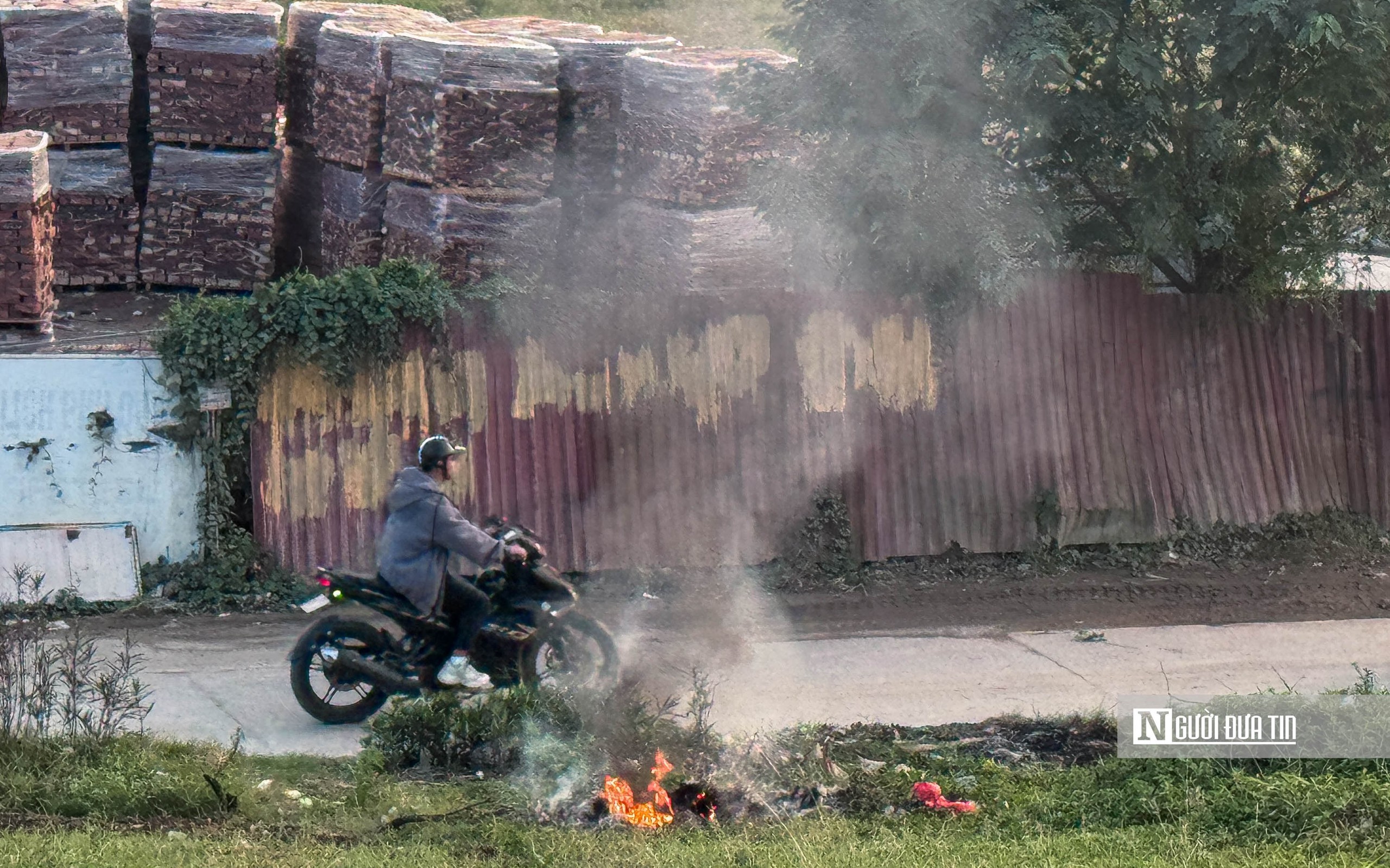 Những "hung thần" gây bụi mịn dày đặc ở Hà Nội- Ảnh 3. Những "hung thần" gây bụi mịn dày đặc ở Hà Nội- Ảnh 3.