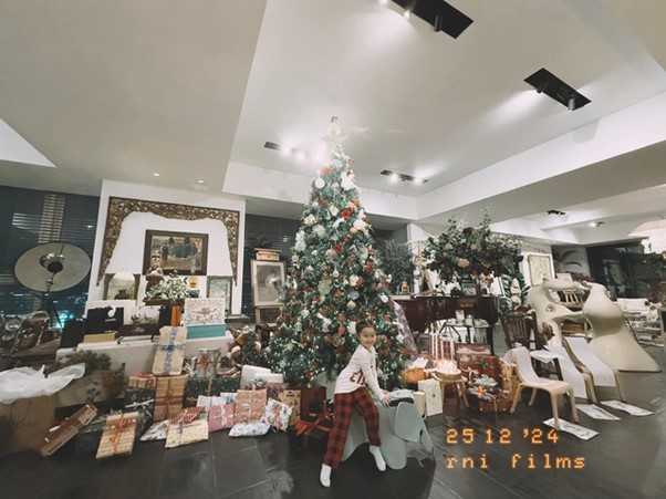 Mỹ nhân Việt duy nhất đóng chính phim Hollywood, tuổi 43 hôn nhân viên mãn, ở biệt thự 2.000m2 - Ảnh 8.