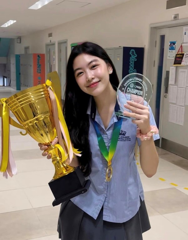 Lọ Lem - Con gái Quyền Linh "gây sốt" mạng xã hội với vẻ đẹp tự nhiên - Ảnh 8.