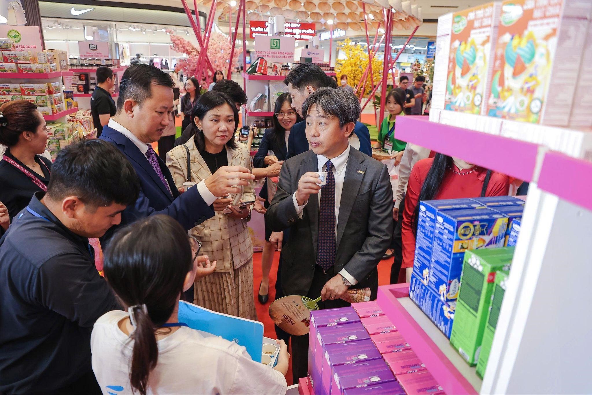 AEON mở rộng kết nối và hỗ trợ thúc đẩy tiêu thụ hàng Việt- Ảnh 3.