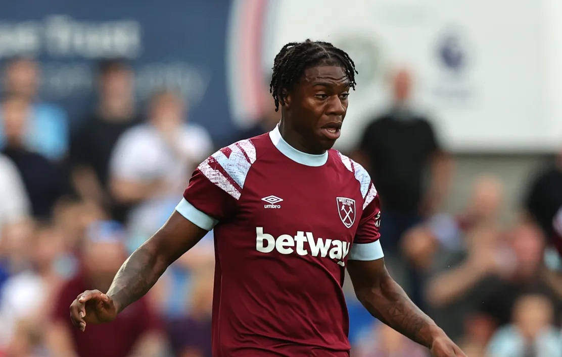 Cầu thủ chạy cánh tài năng lĩnh án tù vì khoe buôn ma túy - Ảnh 1.