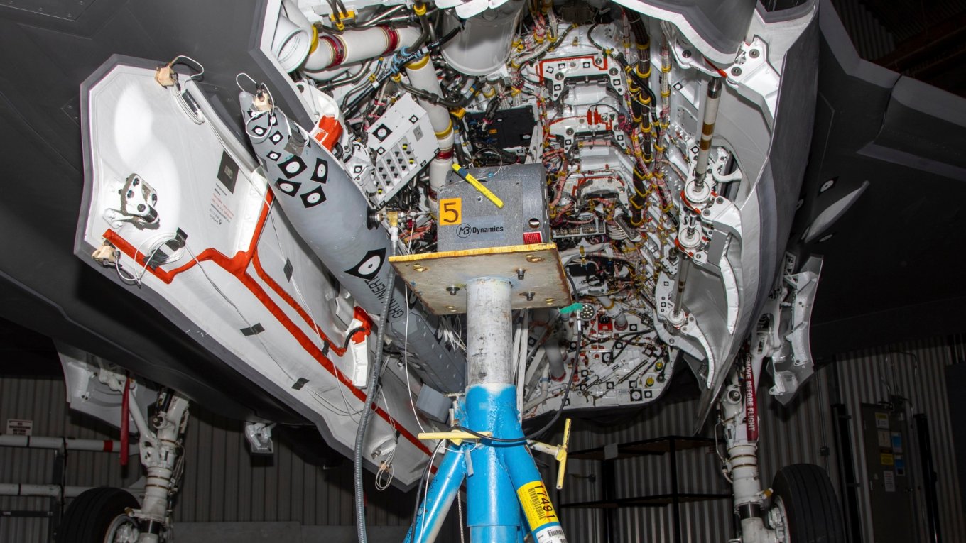 Tên lửa Meteor vượt thử nghiệm, mở khóa uy lực tầm xa cho chiến đấu cơ tàng hình - Ảnh 1.