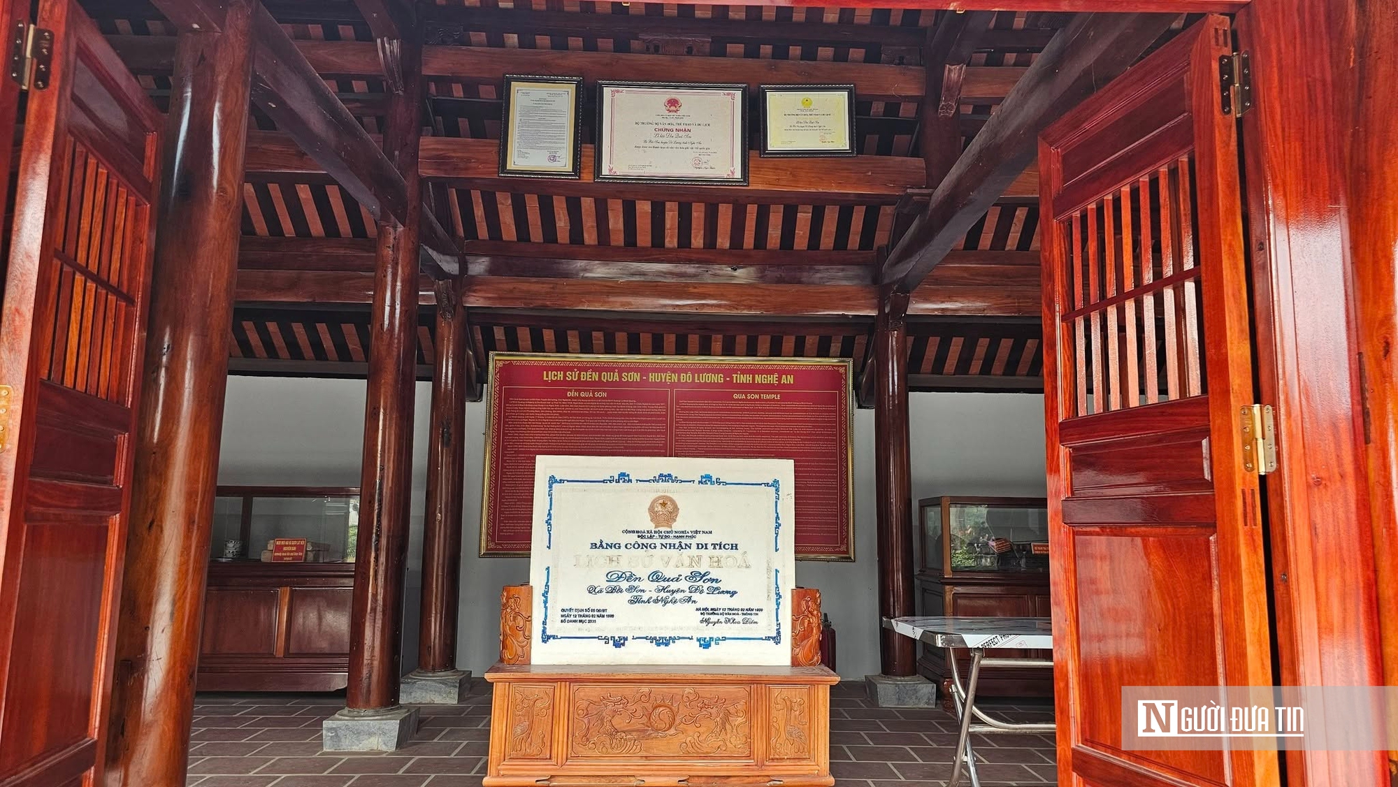Du khách nô nức về cầu bình an tại đền Quả Sơn ngàn năm tuổi- Ảnh 2. Du khách nô nức về cầu bình an tại đền Quả Sơn ngàn năm tuổi- Ảnh 2.