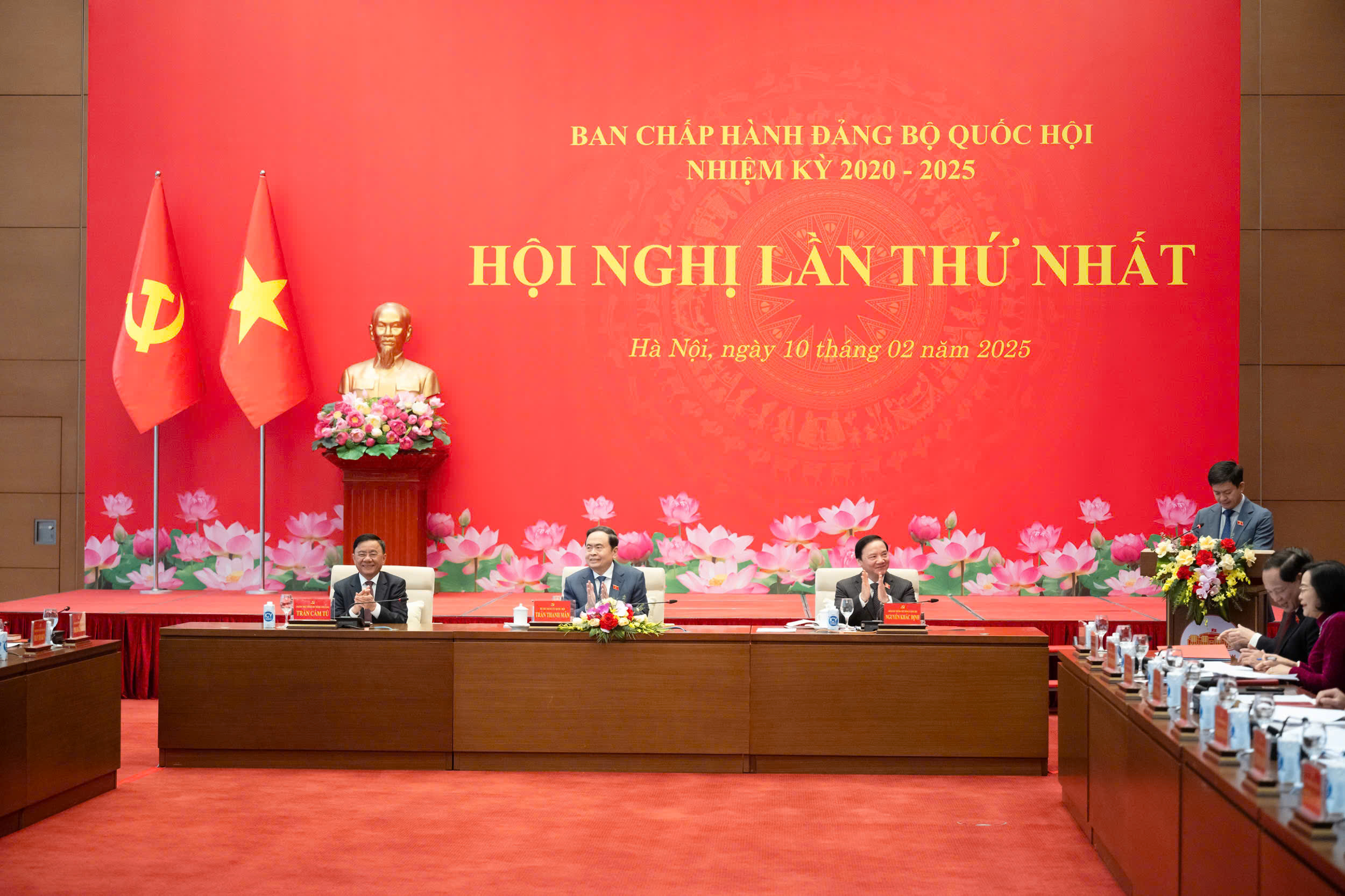 Đẩy mạnh tinh thần đổi mới tư duy trong xây dựng pháp luật- Ảnh 1. Đẩy mạnh tinh thần đổi mới tư duy trong xây dựng pháp luật- Ảnh 1.