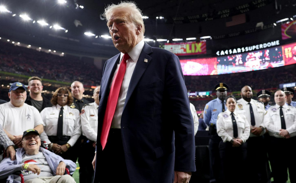 Ông Trump và bước đi có thể khiến cuộc chiến thương mại toàn cầu lan rộng- Ảnh 1. Ông Trump và bước đi có thể khiến cuộc chiến thương mại toàn cầu lan rộng- Ảnh 1.