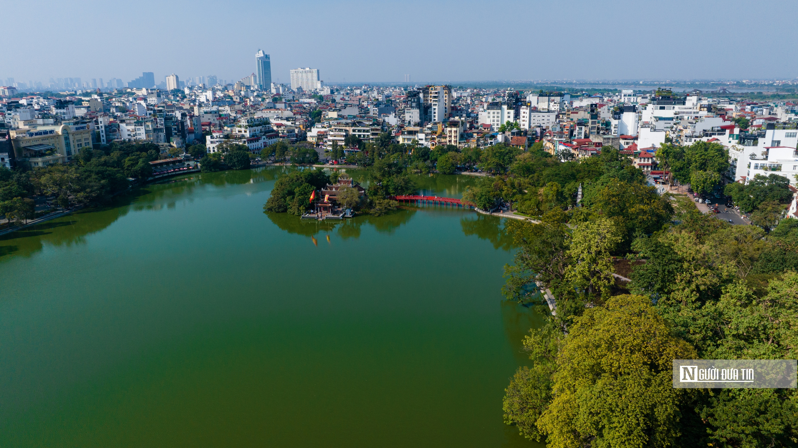 Hà Nội thí điểm cấm ô tô trên 16 chỗ khu vực phố cổ và hồ Gươm- Ảnh 1. Hà Nội thí điểm cấm ô tô trên 16 chỗ khu vực phố cổ và hồ Gươm- Ảnh 1.