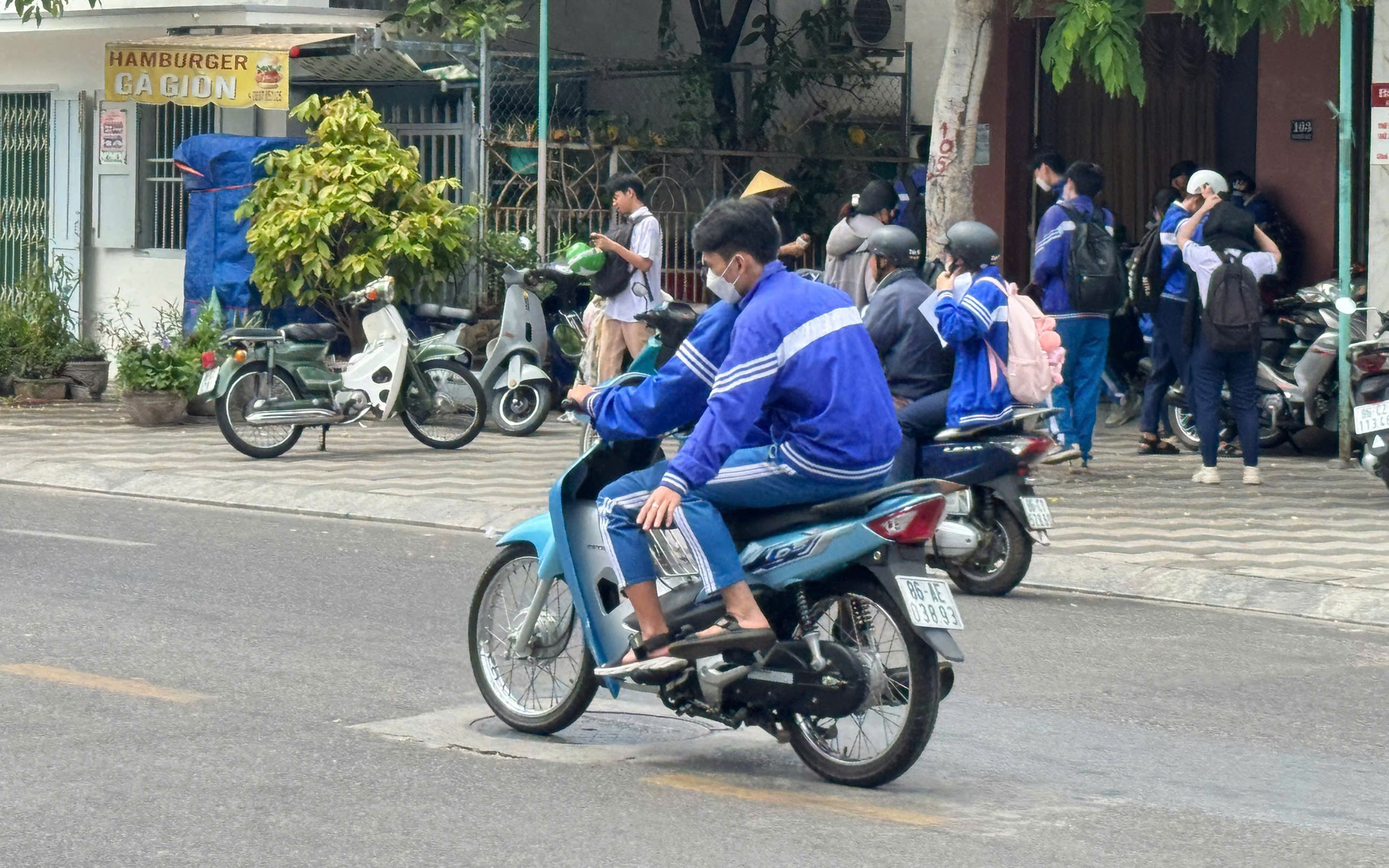 Bình Thuận: Học sinh vi phạm giao thông, cơ sở giáo dục sẽ bị đánh giá thi đua