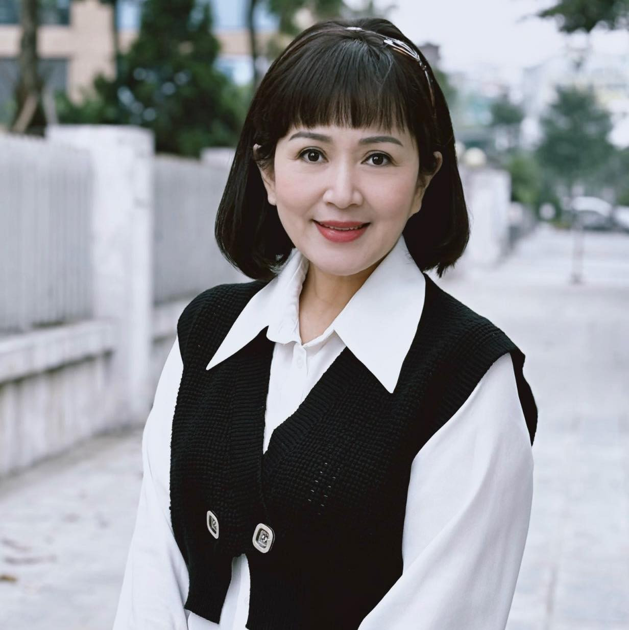 Nét duyên mặn mà của Nguyên Phó Giám đốc Nhà hát Kịch Hà Nội, nghỉ hưu vẫn miệt mài đi dạy- Ảnh 11. Nét duyên mặn mà của Nguyên Phó Giám đốc Nhà hát Kịch Hà Nội, nghỉ hưu vẫn miệt mài đi dạy- Ảnh 11.