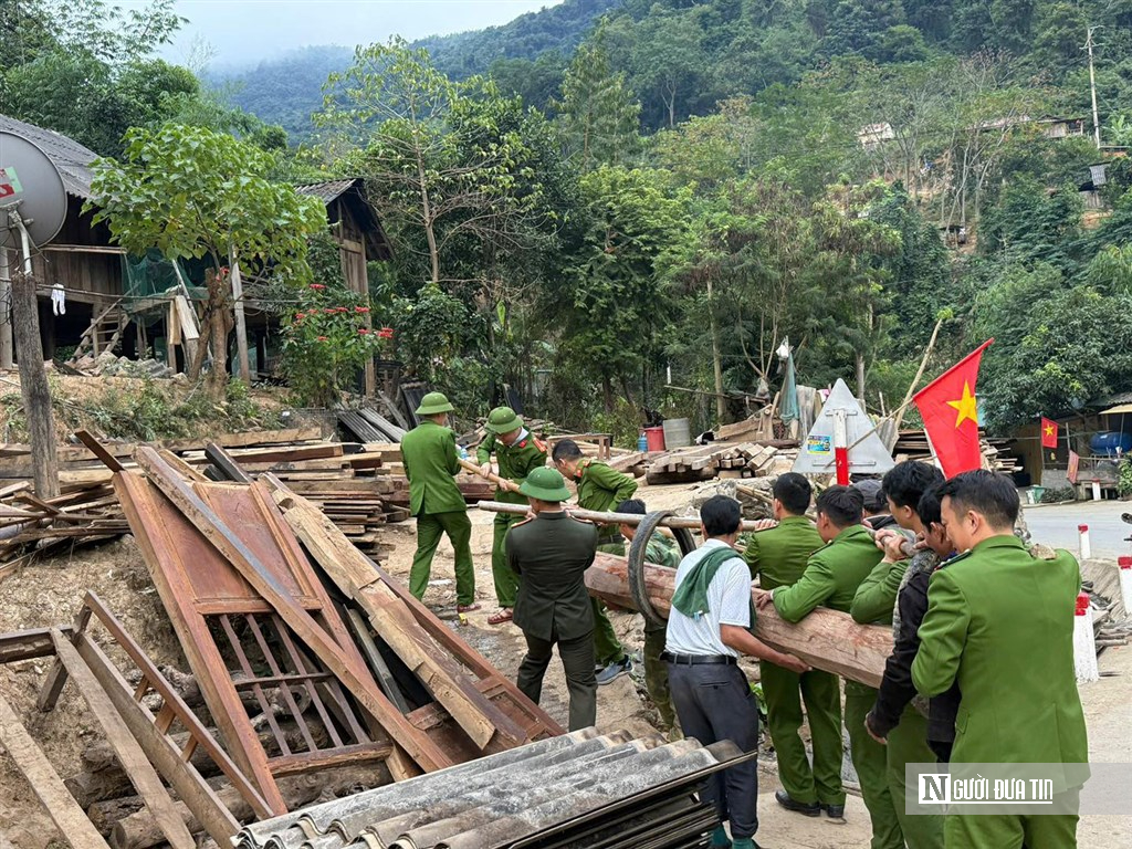 Quyết tâm mang điện về bản vùng cao, để người dân “an cư, lạc nghiệp”- Ảnh 2.