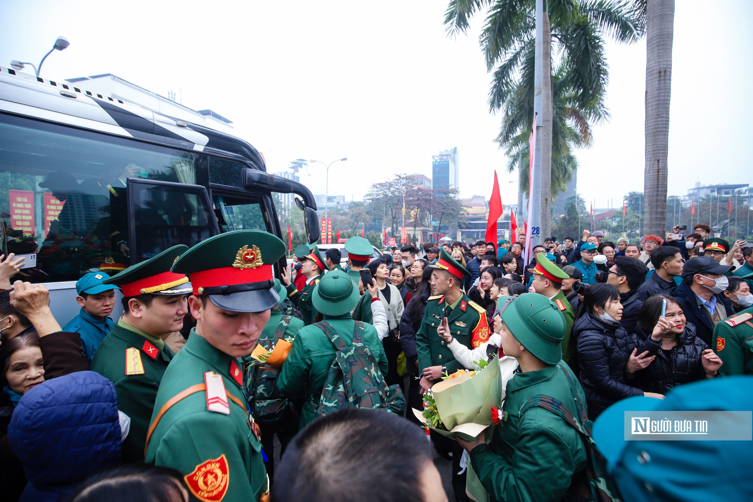 4.400 thanh niên Hà Nội hào hứng lên đường nhập ngũ- Ảnh 9.