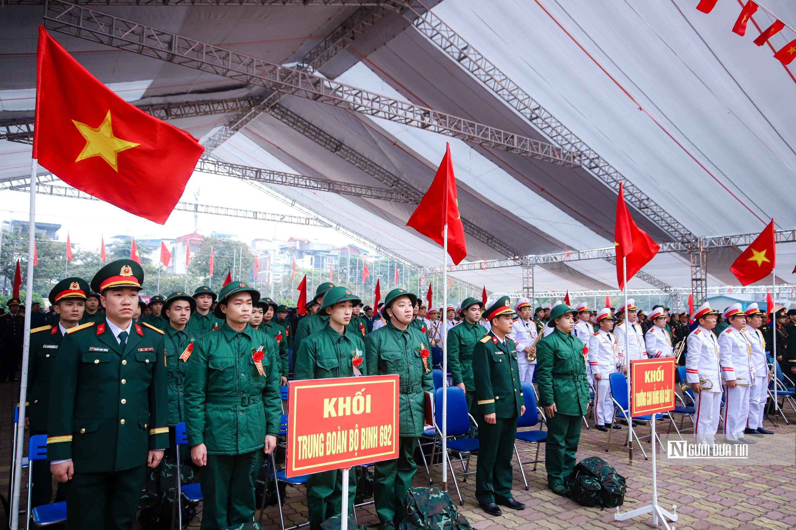 4.400 thanh niên Hà Nội hào hứng lên đường nhập ngũ- Ảnh 1.