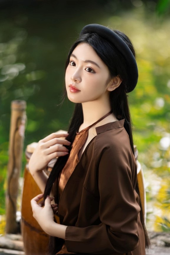 Lọ Lem "đẹp như tranh" giữa khung cảnh làng quê Việt- Ảnh 6. Lọ Lem "đẹp như tranh" giữa khung cảnh làng quê Việt- Ảnh 6.