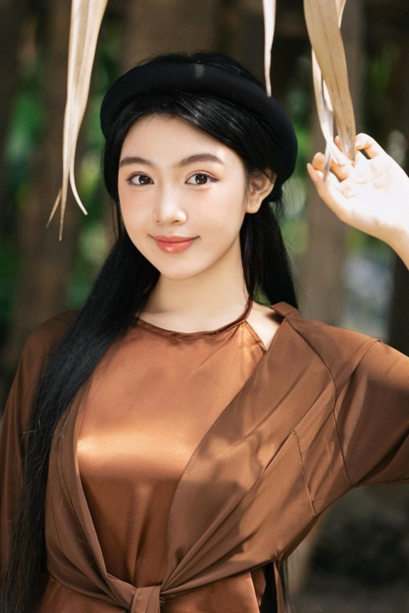 Lọ Lem "đẹp như tranh" giữa khung cảnh làng quê Việt- Ảnh 3. Lọ Lem "đẹp như tranh" giữa khung cảnh làng quê Việt- Ảnh 3.