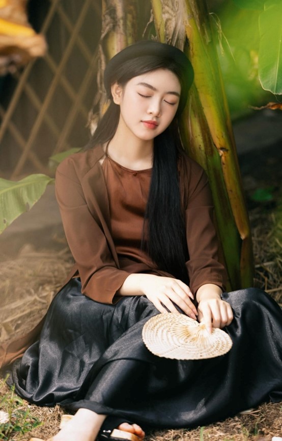 Lọ Lem "đẹp như tranh" giữa khung cảnh làng quê Việt- Ảnh 7. Lọ Lem "đẹp như tranh" giữa khung cảnh làng quê Việt- Ảnh 7.
