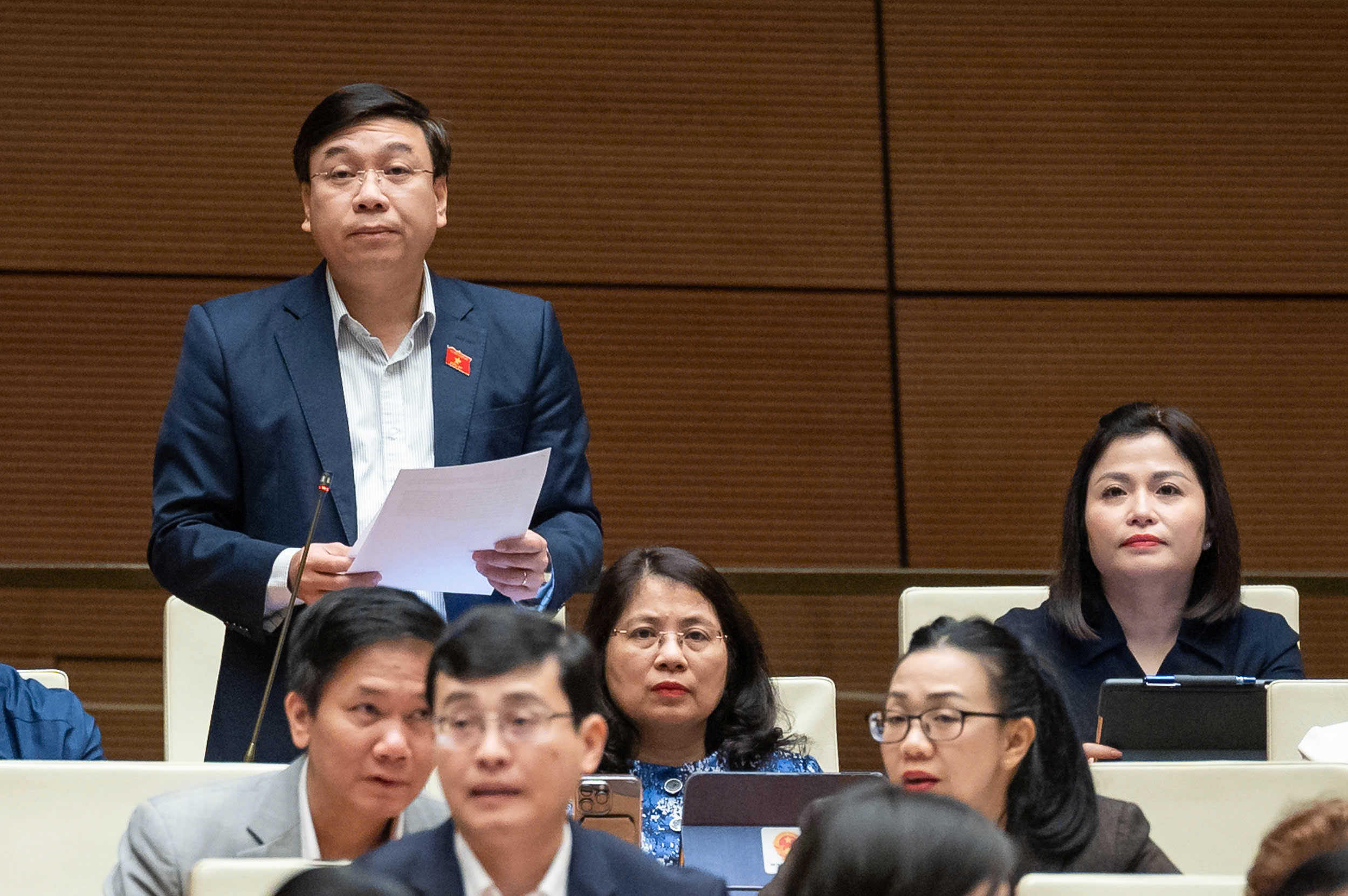 Xem xét trao quyền cho chủ tịch UBND các cấp mạnh mẽ hơn nữa- Ảnh 2. Xem xét trao quyền cho chủ tịch UBND các cấp mạnh mẽ hơn nữa- Ảnh 2.