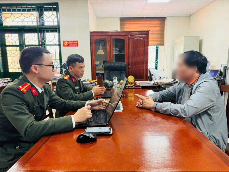 3 hội nhóm zalo chuyên "báo chốt CSGT" ở Phú Thọ bị xử lý
- Ảnh 3. 3 hội nhóm zalo chuyên "báo chốt CSGT" ở Phú Thọ bị xử lý
- Ảnh 3.