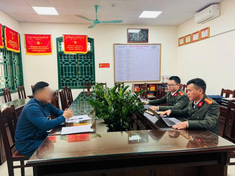 3 hội nhóm zalo chuyên "báo chốt CSGT" ở Phú Thọ bị xử lý
- Ảnh 1. 3 hội nhóm zalo chuyên "báo chốt CSGT" ở Phú Thọ bị xử lý
- Ảnh 1.