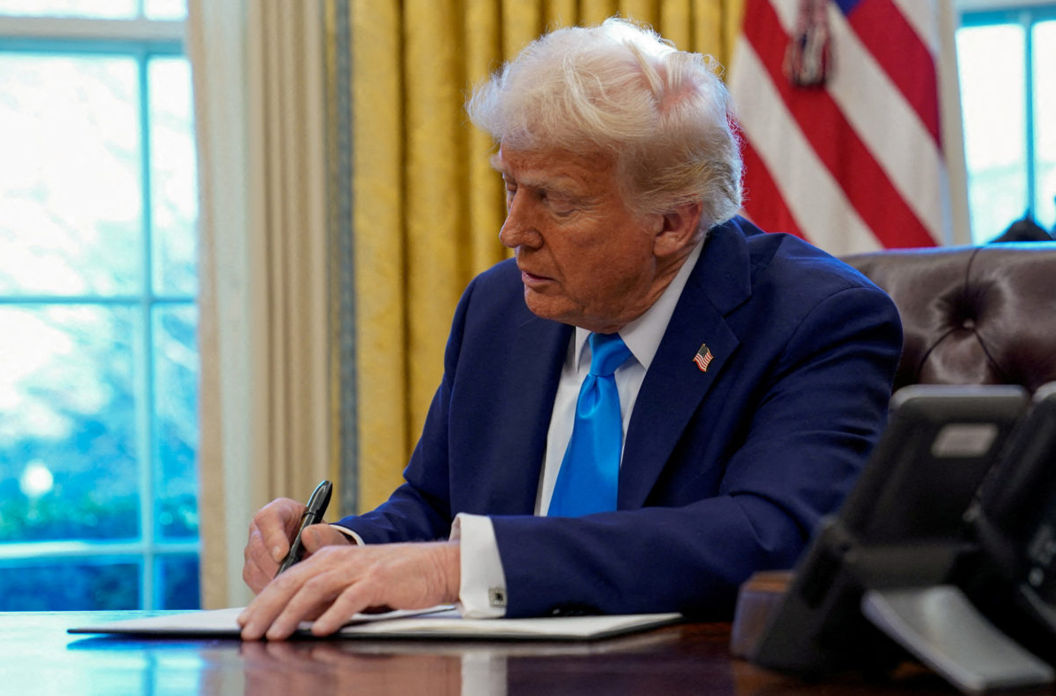 Loạt “đòn” thuế quan của ông Trump khiến ngành công nghiệp ô tô Mỹ bất an- Ảnh 1.