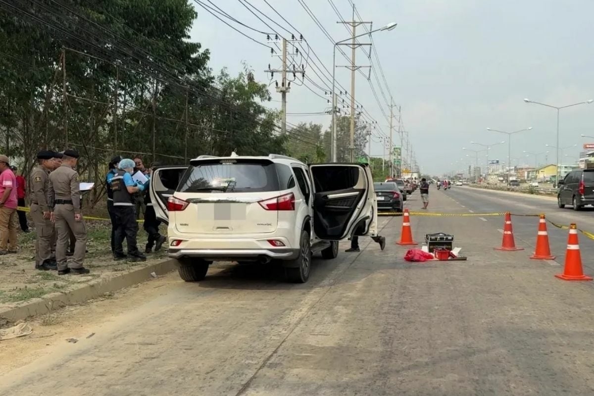 Chồng bật khóc khi thấy vợ tử vong trên xe ô tô cùng người tình- Ảnh 1.