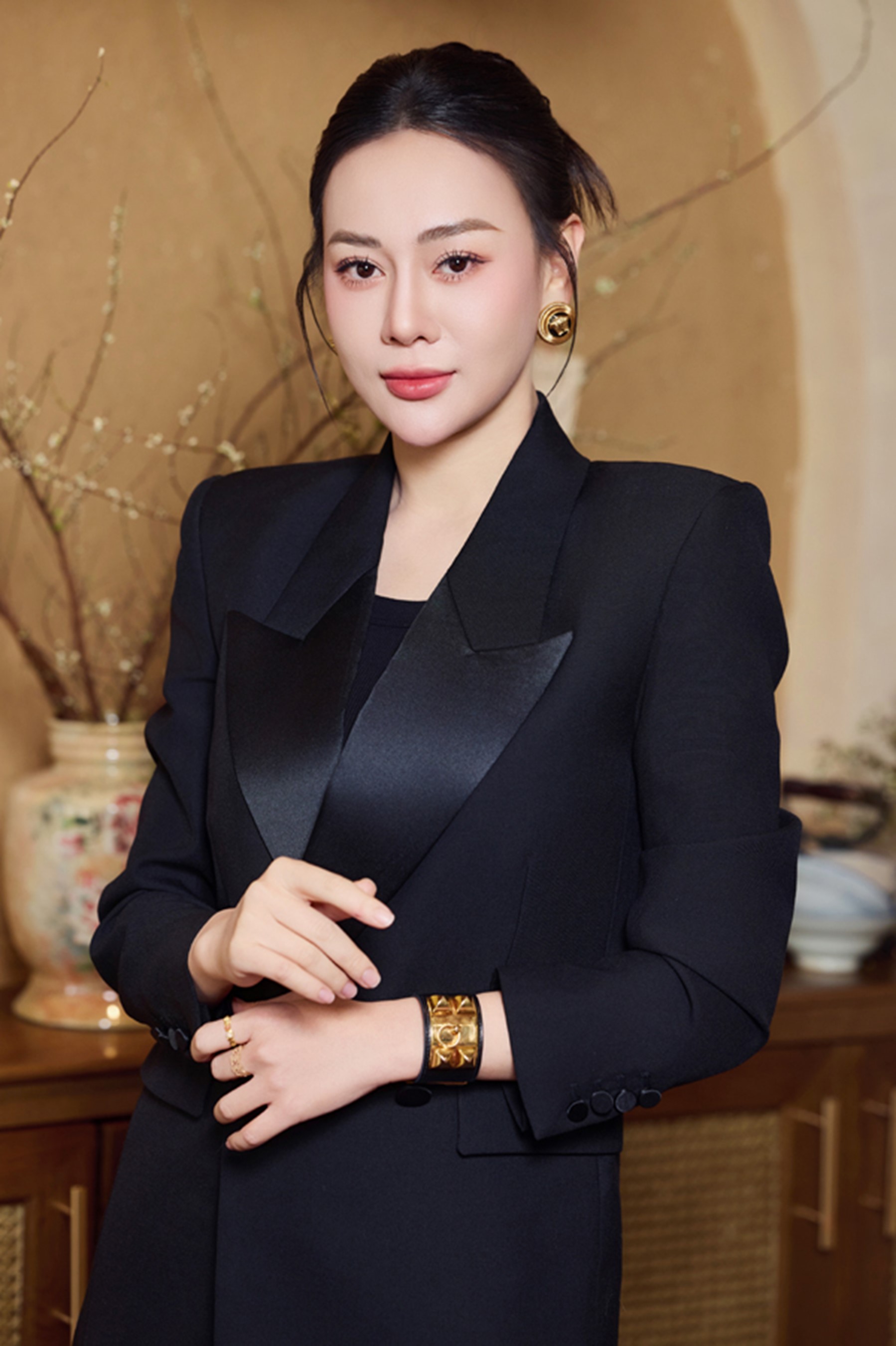 Mỹ nhân tuổi Tỵ tài sắc trở thành phu nhân hào môn, hạnh phúc viên mãn bên gia đình nhỏ- Ảnh 9. Mỹ nhân tuổi Tỵ tài sắc trở thành phu nhân hào môn, hạnh phúc viên mãn bên gia đình nhỏ- Ảnh 9.
